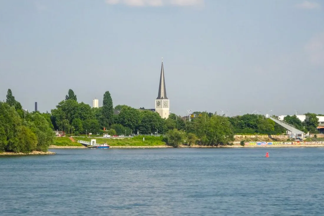 Uferpromenade am Rhein